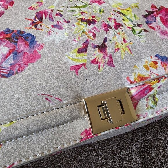 INC Sibbell Floral Faux Leather Envelope Shoulder Bag Clutch Gold Chain - Picture 5 of 16